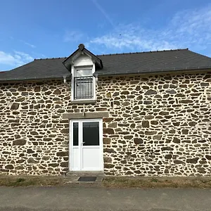 Hébergement de vacances La Maison Du Chêne 1, Miniac-Morvan