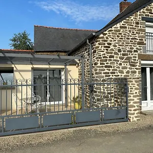Hébergement de vacances La Maison Du Chêne 2, Miniac-Morvan
